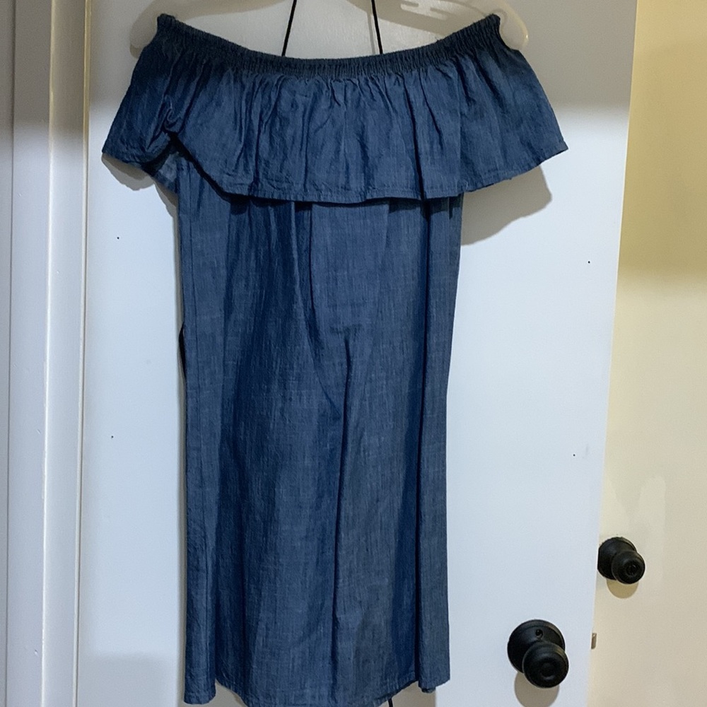 SOFT Soft Joie Blue Women’s off the shoulder dress. Size
Small